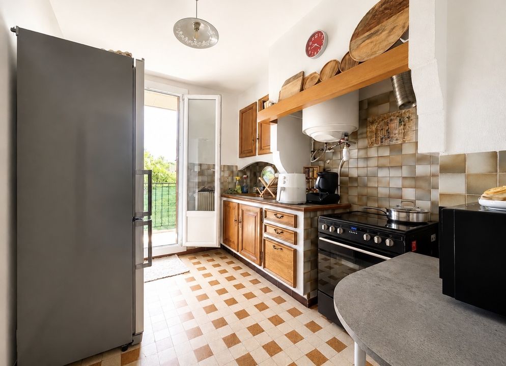 APPARTEMENT T2 47m² / 13013  / BALCON / PLACE DE PARKING - Photo 2
