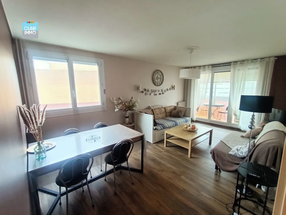 A MACON EN BOURGOGNE BEL APPARTEMENT 3 PIECES DE 84 M² AVEC - Photo 3