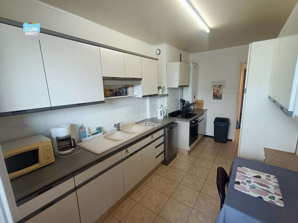 A MACON EN BOURGOGNE BEL APPARTEMENT 3 PIECES DE 84 M² AVEC - Photo 4