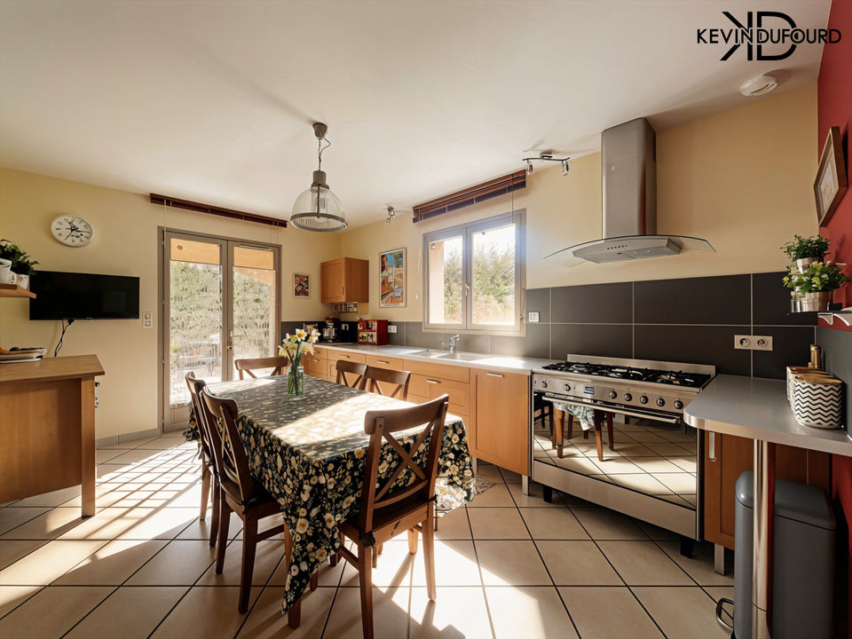 Maison de 140 m² sur un terrain de 1 350 m² à THUEYTS - Photo 3
