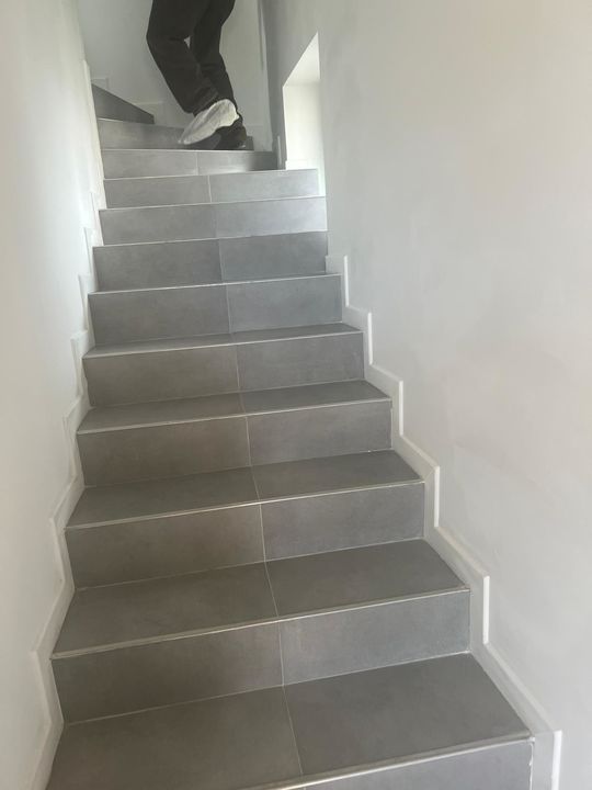 Immeuble avec Deux Appartements et un Grand Garage dans centre - Photo 2