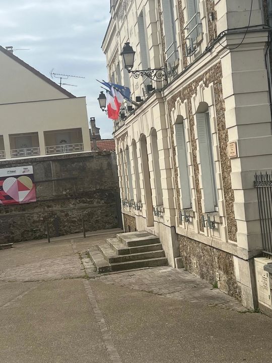Immeuble avec Deux Appartements et un Grand Garage dans centre - Photo 4