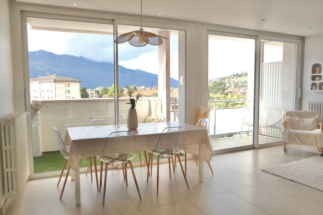 COUP DE COEUR ASSUREE AIX LES BAINS APPARTEMENT DE TYPE 5 DE 95 - Photo 4