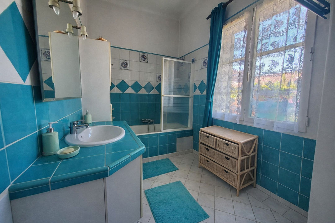 Maison de plain pied trois chambres - Photo 5