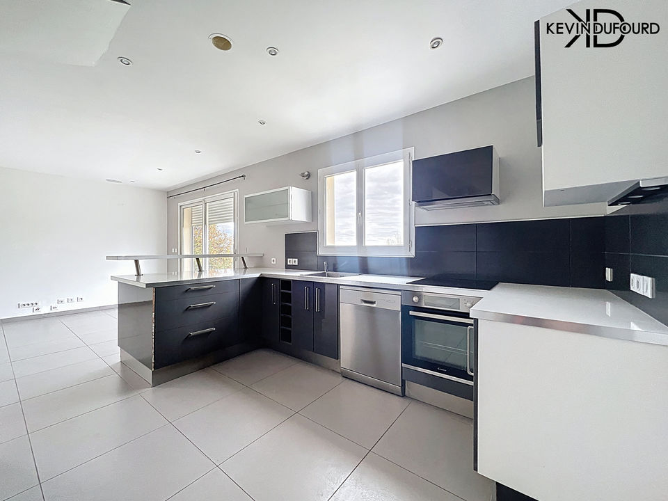 Maison de 110m² sur un terrain de 450m² à VALS LES BAINS - Photo 4
