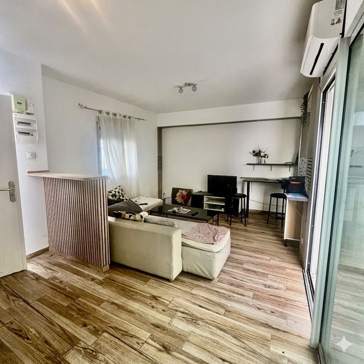 À VENDRE - MAISON DE VILLE - TERRASSE - COUR - BUREAU - Photo 3