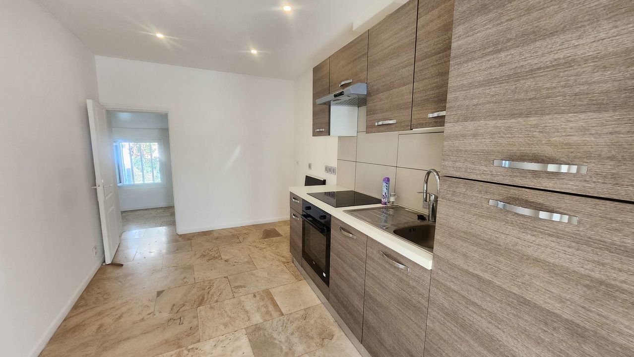 MAISON DE 80M² divisée en 2 appartements avec garage et cave - Photo 2