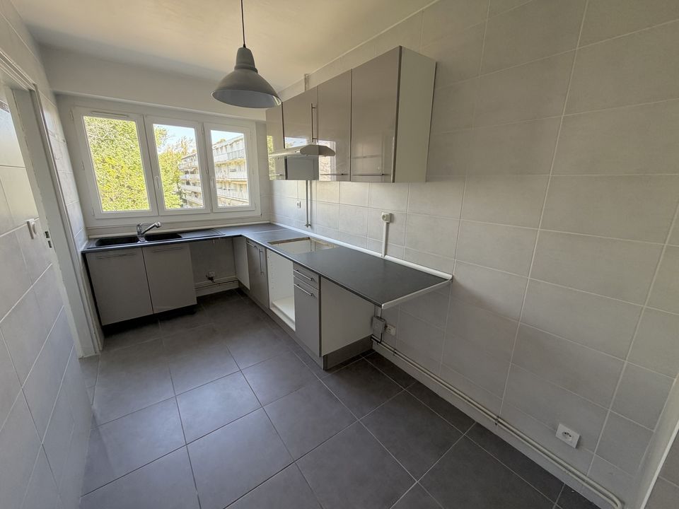 APPARTEMENT T3 DE 65m² / BALCON / CAVE / PISCINE / TENNIS - Photo 2