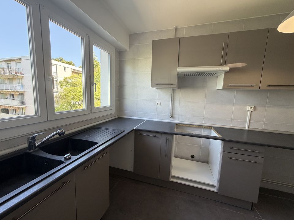 APPARTEMENT T3 DE 65m² / BALCON / CAVE / PISCINE / TENNIS - Photo 4