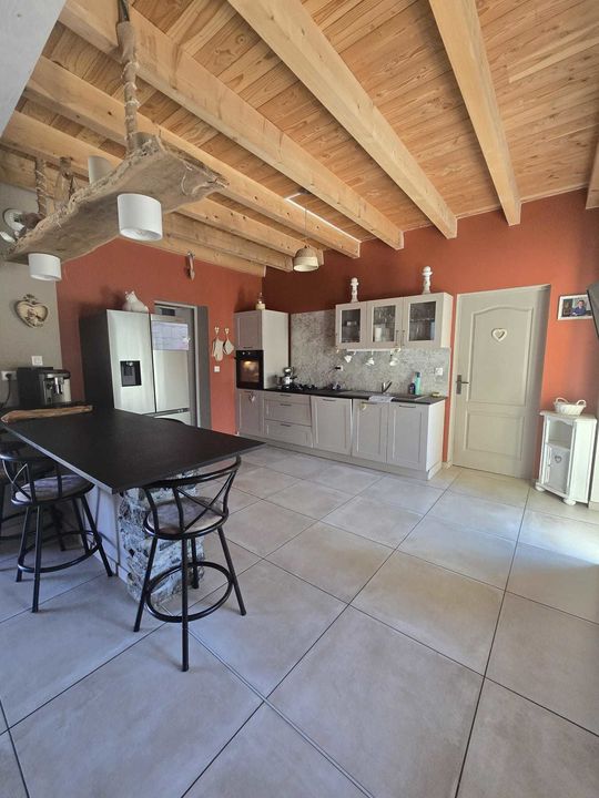 Propriété de caractère en pierre - entièrement rénovée - Photo 3