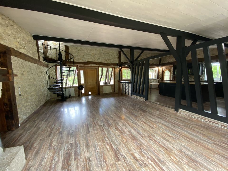 A louer maison T4 avec dépendance et jardin - Photo 2
