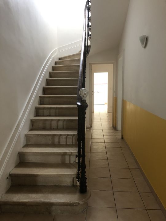 MAISON DE VILLE STYLE DE MAÎTRE , EN PIERRE A ETAGES, RENOVEE - Photo 3