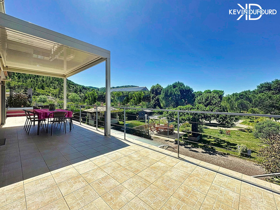Ensemble immobilier de 200m² sur un terrain de 3000m² à - Photo 2