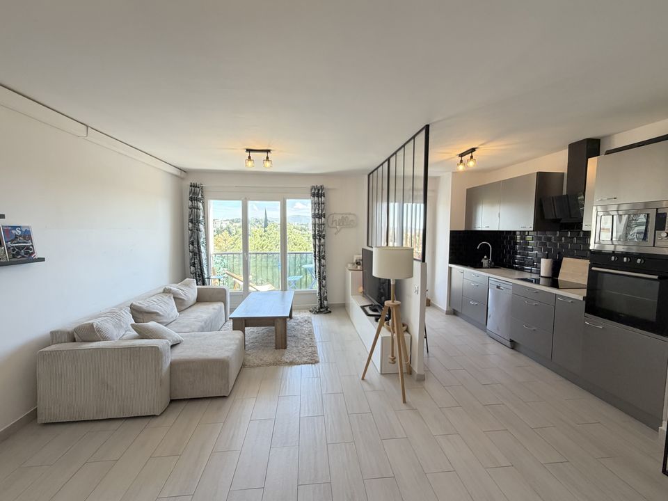 APPARTEMENT T3 DE 72m² / BALCON / CAVE / PISCINE / TENNIS - Photo 2