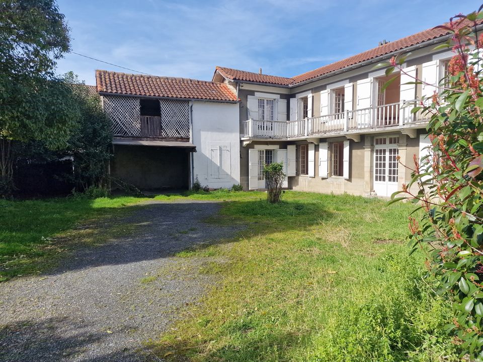 Maison habitation avec deux appartements jardin et garage - Photo 2
