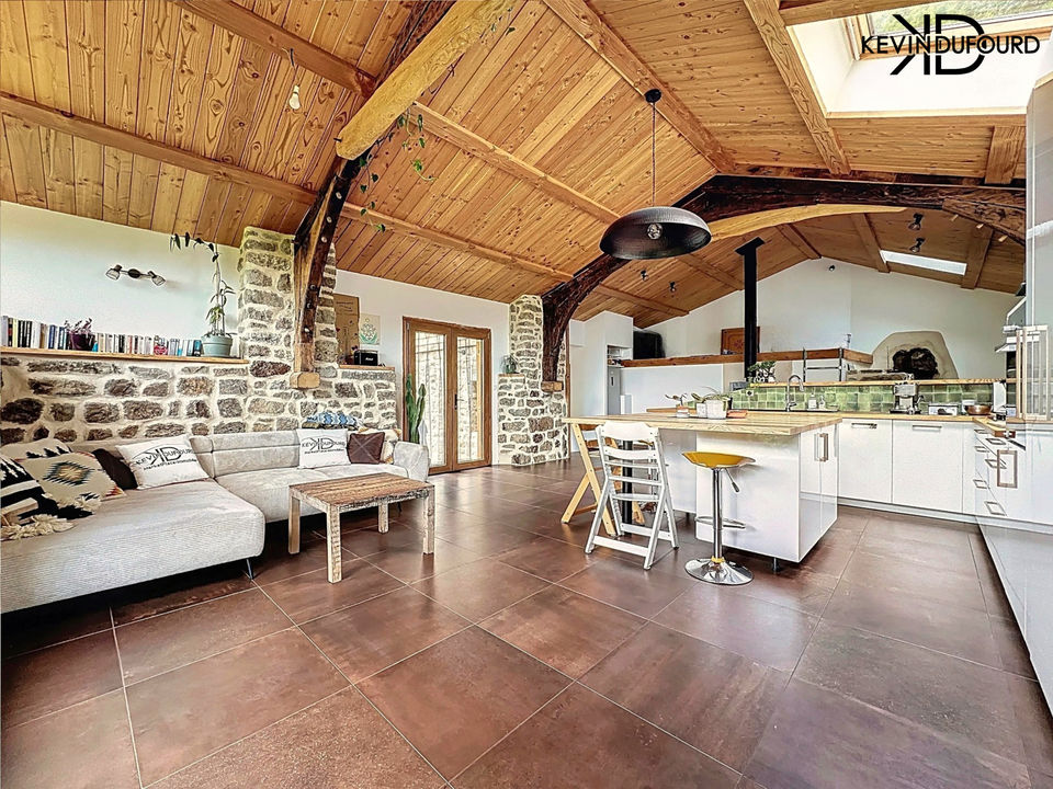 Maison avec gîte de 140m²  sur un terrain de 1,9 Hectares à - Photo 2