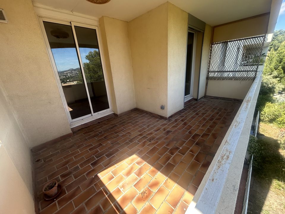 NOUVEAUTÉ !! Magnifique T4/5 d'environ 91 m² sur les hauteurs - Photo 3