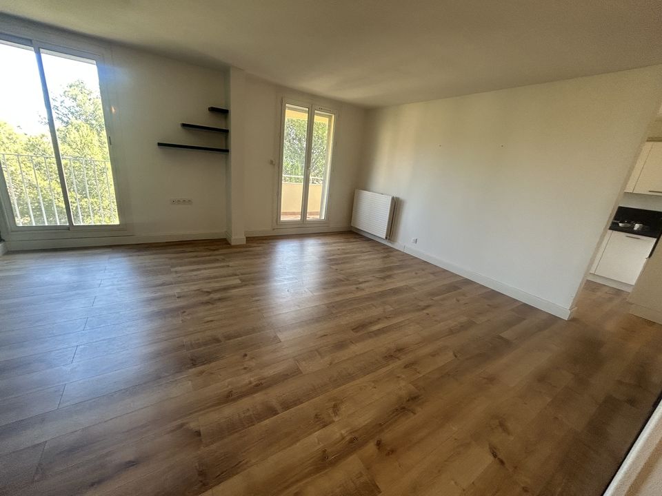 NOUVEAUTÉ !! Magnifique T4/5 d'environ 91 m² sur les hauteurs - Photo 4
