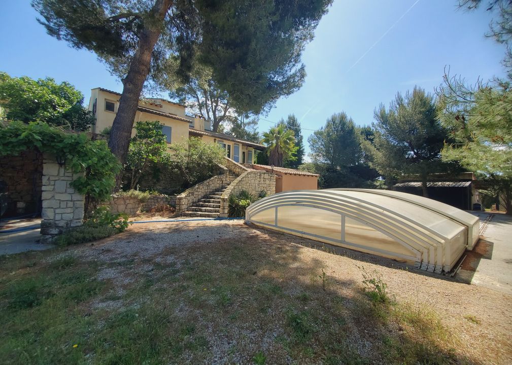 MAISON FAMILIALE 160 M² SUR PLUS DE 1000 M² DE TERRAIN AVEC - Photo 2
