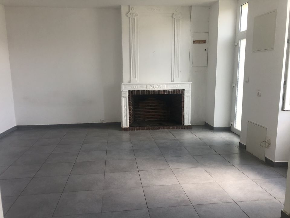 MAISON DE VILLE PAUILLAC CENTRE , DEUX NIVEAUX, DEUX  CHAMBRES - Photo 3