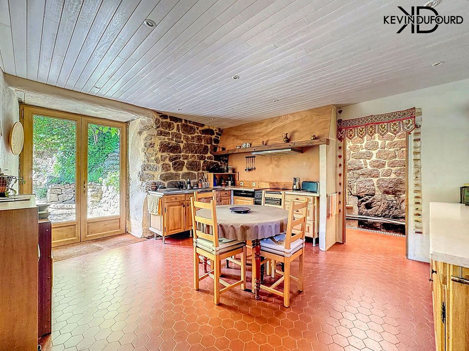 Mas de 350m² sur un terrain de 3300m² à THUEYTS - Photo 2