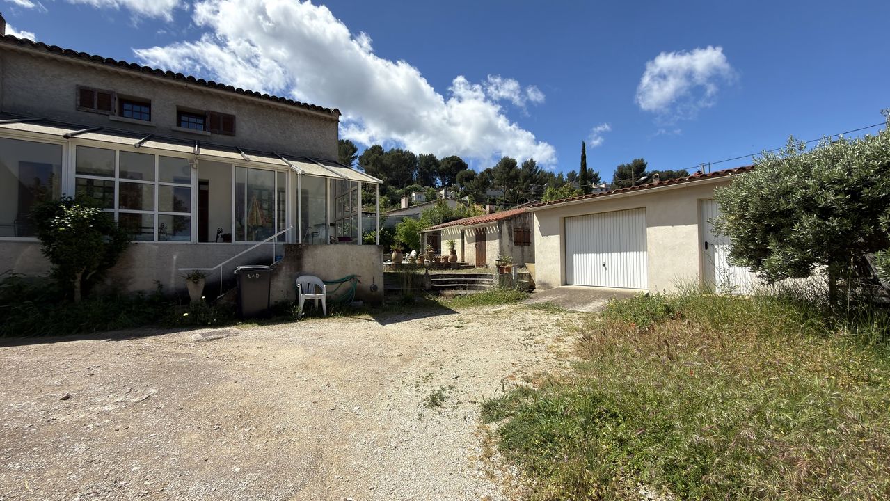 LA PENNE SUR HUVEAUNE, VILLA DE TYPE 5/6 AVEC PISCINE ET GARAGE - Photo 3