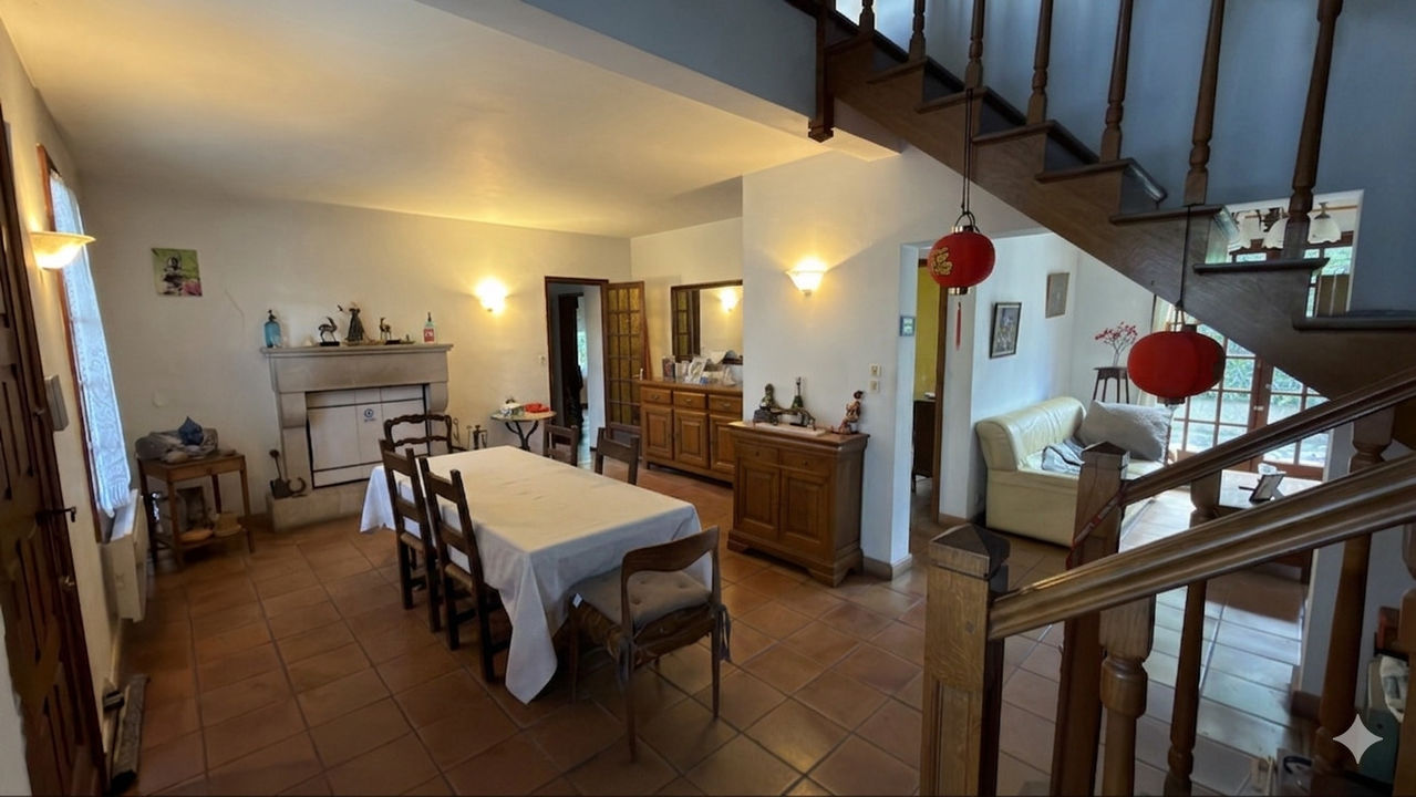 LA PENNE SUR HUVEAUNE, VILLA DE TYPE 5/6 AVEC PISCINE ET GARAGE - Photo 5