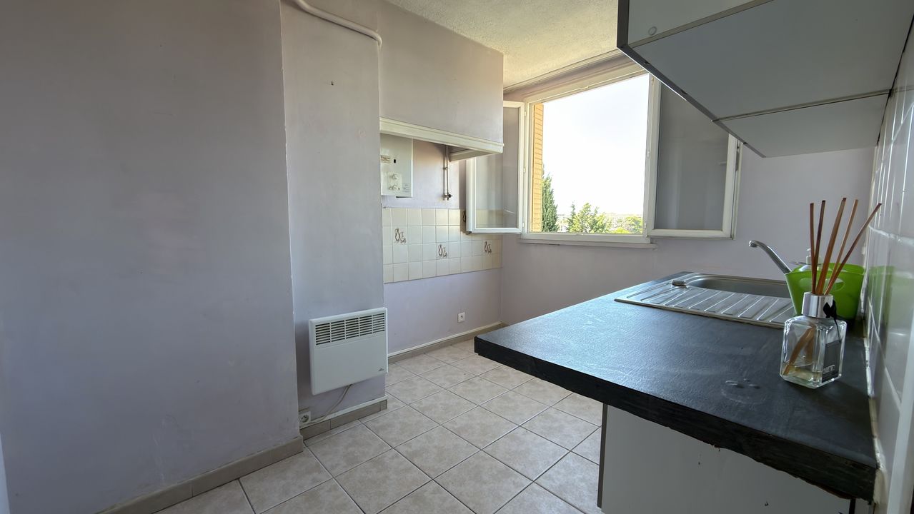 MARSEILLE 10EME, APPARTEMENT DE TYPE 3/4 AVEC CAVE - Photo 3