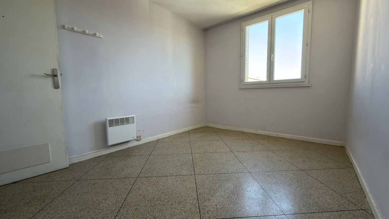 MARSEILLE 10EME, APPARTEMENT DE TYPE 3/4 AVEC CAVE - Photo 5