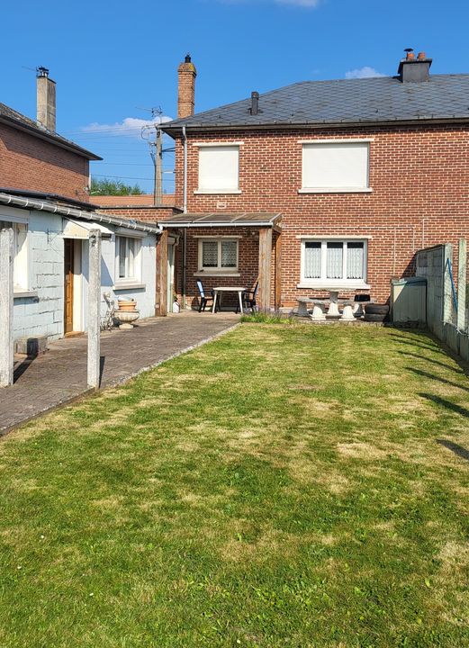 Maison 7 pièces 128m² avec garages et jardin - Photo 2