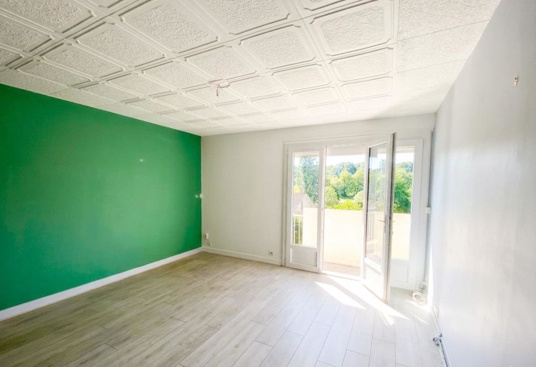 Coup de coeur assuré , T2 lumineux avec balcon plein sud, à - Photo 2