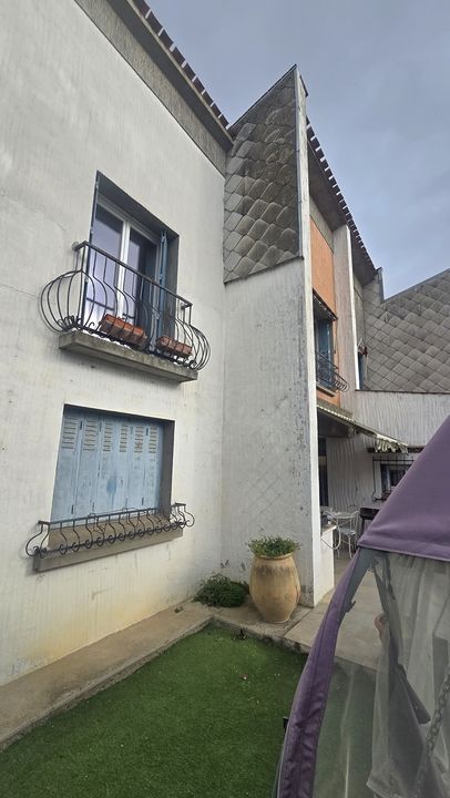 Maison lumineuse à rafraîchir - Photo 3