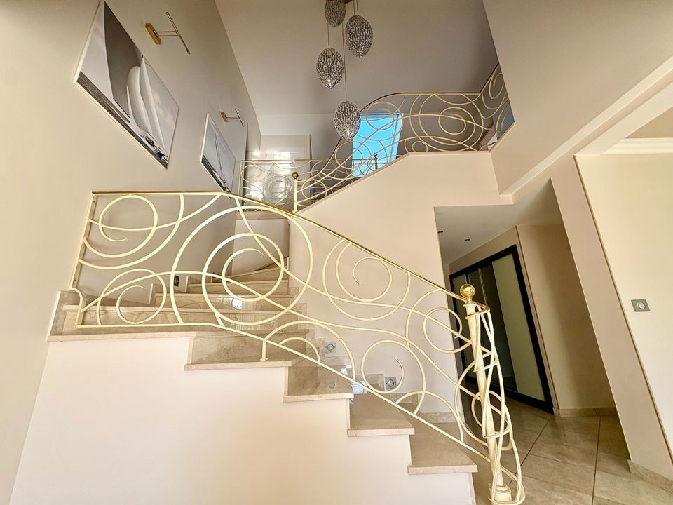 Villa d'architecte de 250 m² avec piscine pool house et - Photo 4