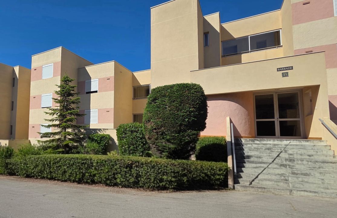 Studio 21 m² + 6m² deTerrasse avec vue mer à La Ciotat - Photo 2