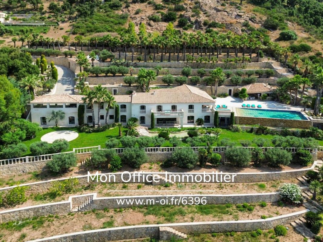Référence : 6635-PEL - PROPRIÉTÉ DE LUXE VUE SUR SAINT TROPEZ & VUE MER