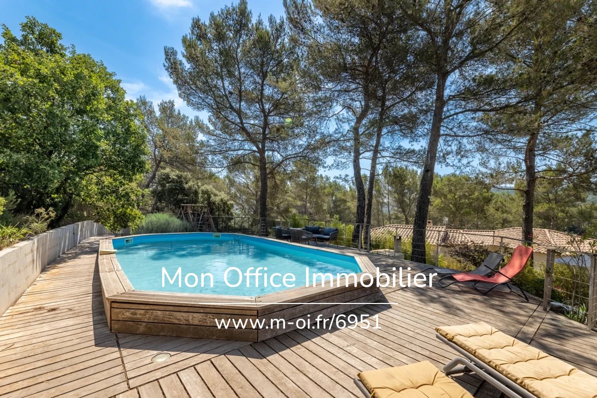Référence : 6951-NGU. - Maison 6 pièces - 210m2 - Piscine et vue dégagée sur les pins - Commerces à pied