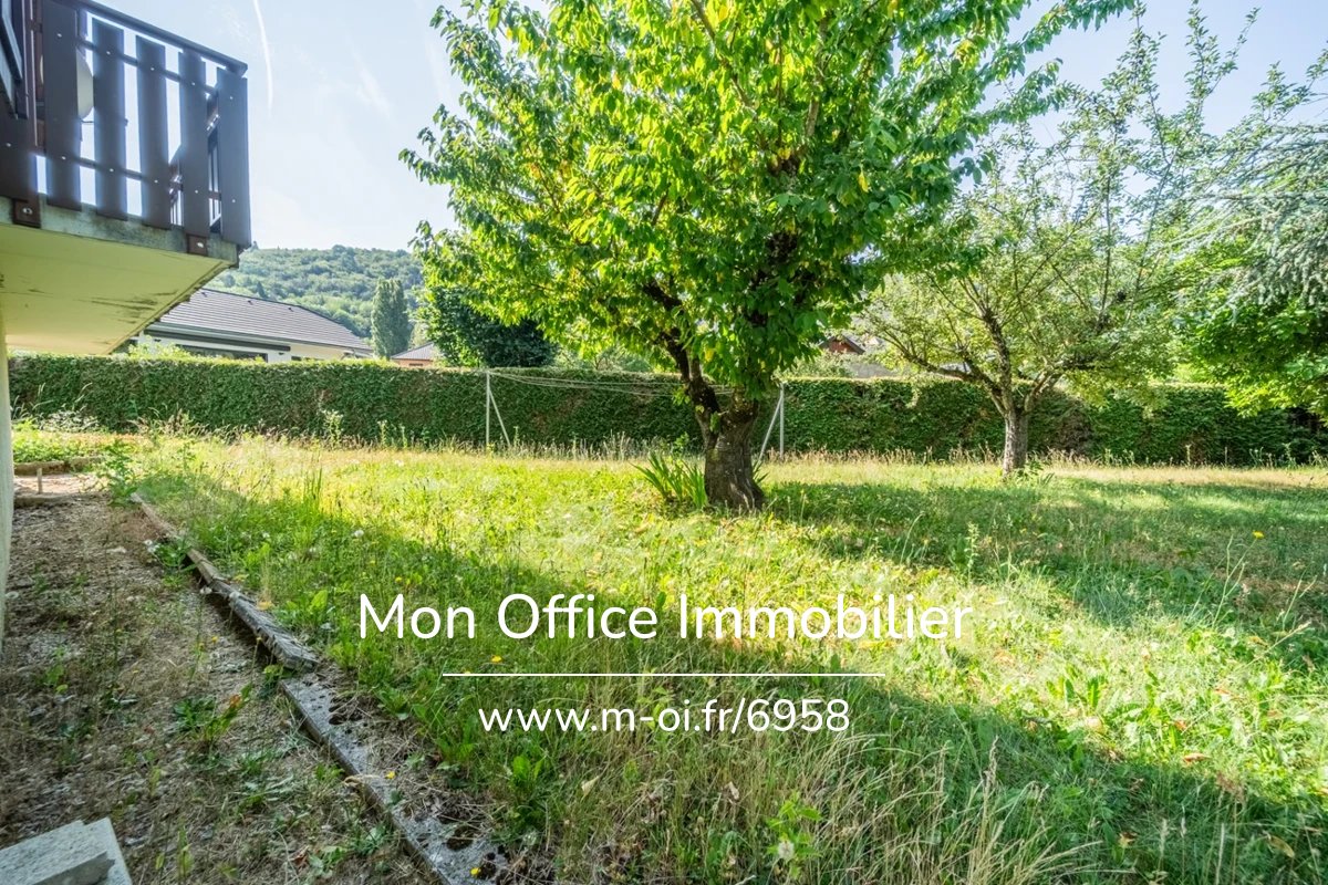 Référence : 6958-TCA - Maison 5 pièces - jardin plat de plus de 1000m2 - garage - à raffraichir (74330 La Balme de Sillingy secteur Vinci)