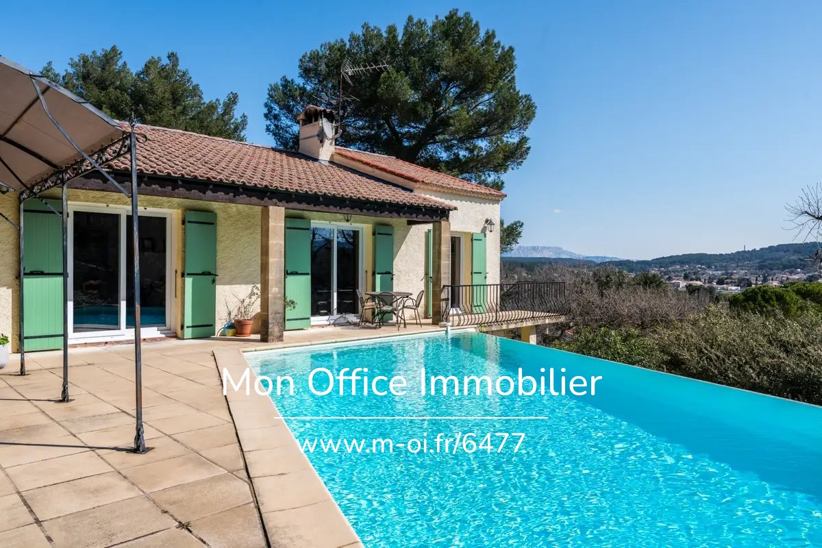 Référence : 7049-CDI - Maison familiale au cœur de la résidence prisée Le Clos des Pins avec piscine et vue dégagée