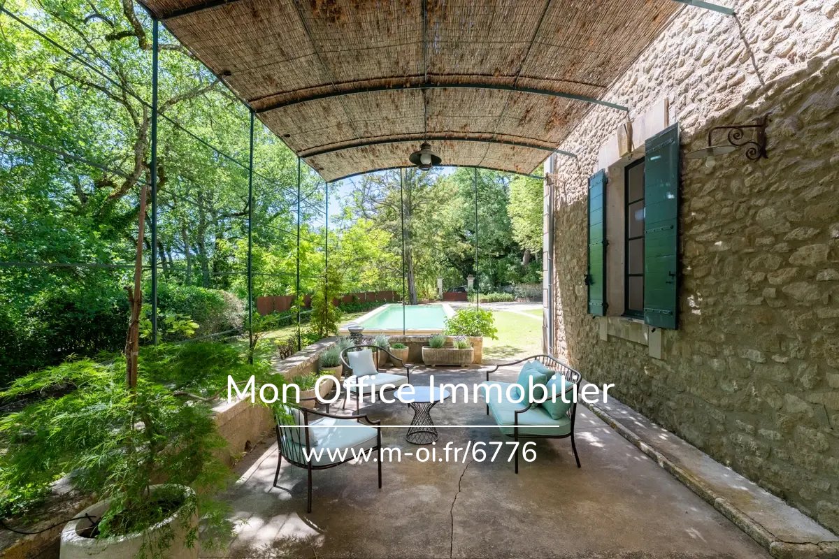 Référence : 6776-NGU. - Maison 7 pièces - 6 chambres - 300m2 - Piscine - Rivière privée - calme absolu
