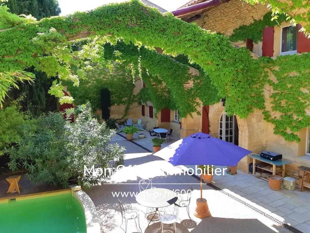 Référence : 6002-VCL. - Maison de Maître du XVII - Cours intérieure et piscine - 20 minutes d'Aix en Provence