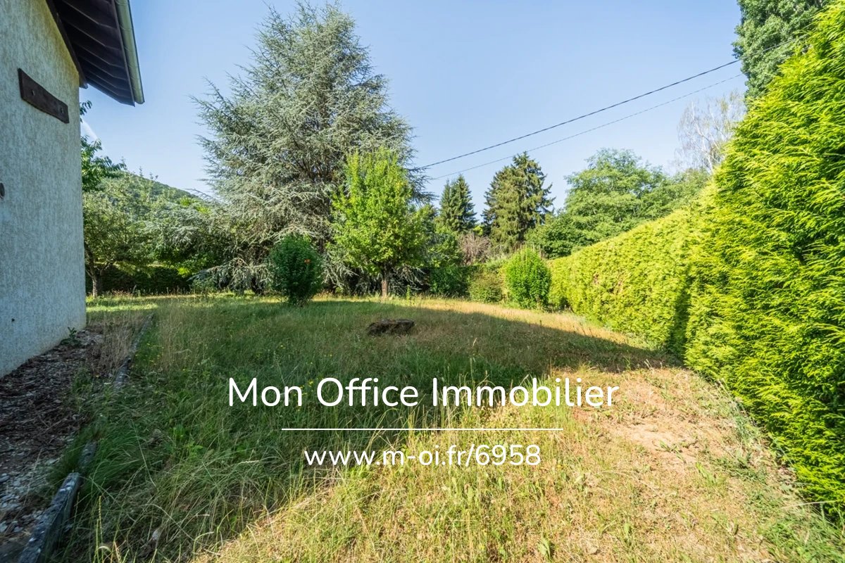 Référence : 6958-TCA. - Maison 5 pièces - jardin plat de plus de 1000m2 - garage - à raffraichir (74330 La Balme de Sillingy secteur Vinci)