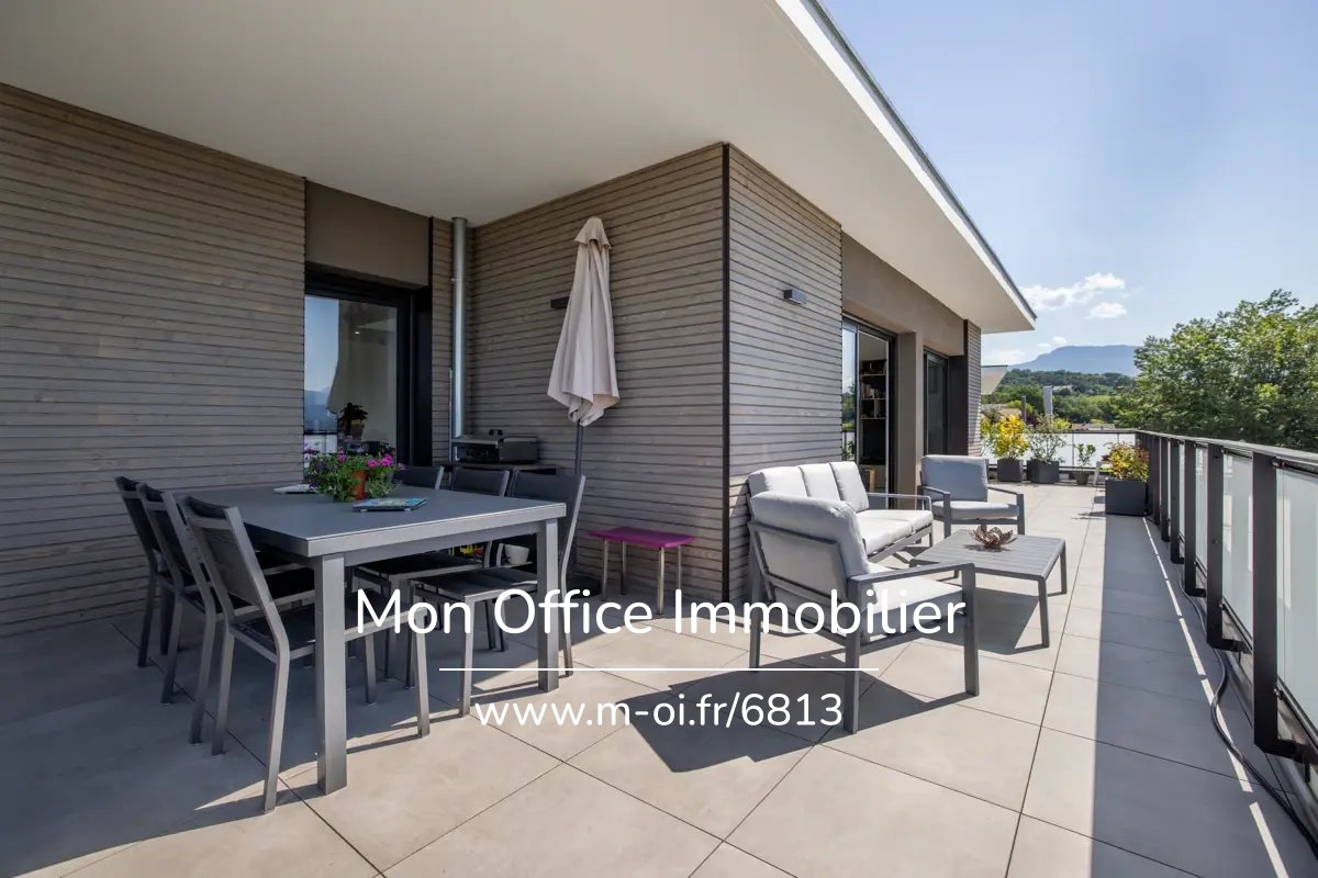 Référence : 6813-ANB - Appartement T4 en attique avec terrasse de 90m2, garage, cave et 2 places de parking