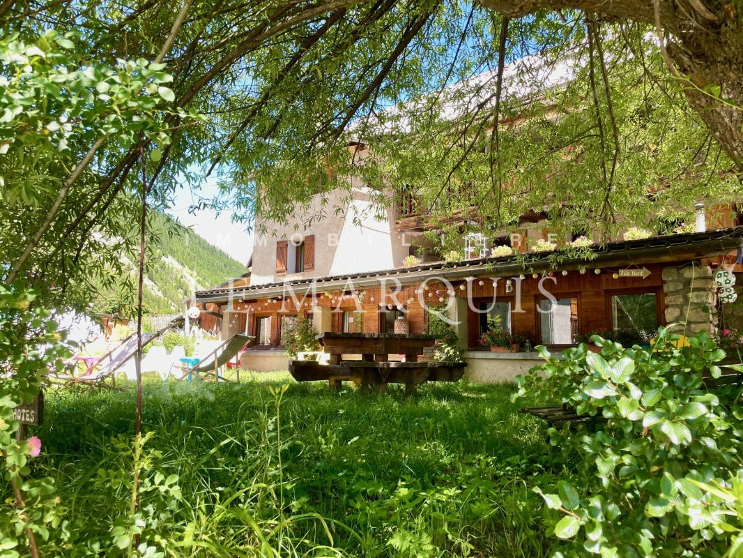 Le Chalet Viso : une propriété historique au cœur de « La montagne vraie »