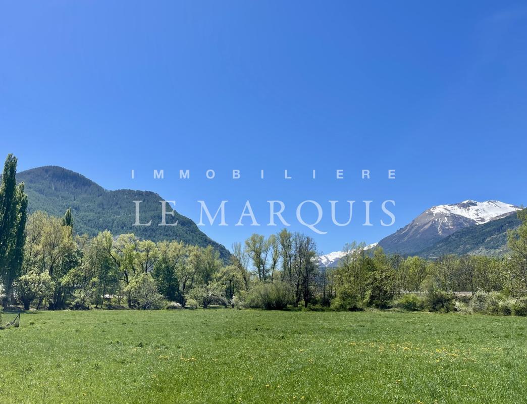 Appartement duplex « comme une maison » entièrement rénové – Jardin privatif – Idéalement situé
