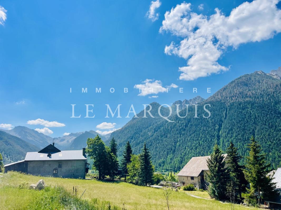 Ceillac – Parc Naturel du Queyras – Terrain constructible viabilisé – Pour projet chalet d’exception – Magnifiques vues