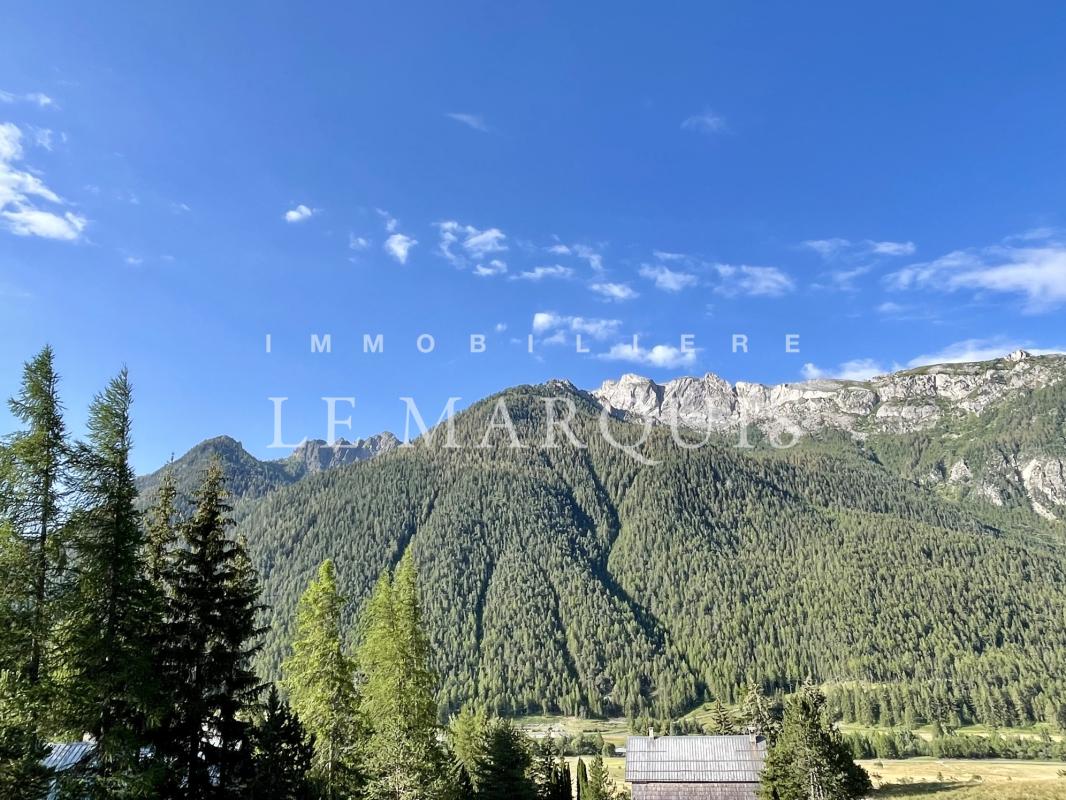 Ceillac – Parc Naturel du Queyras – Terrain constructible viabilisé – Magnifique vue panoramique dans environnement naturel privilégié