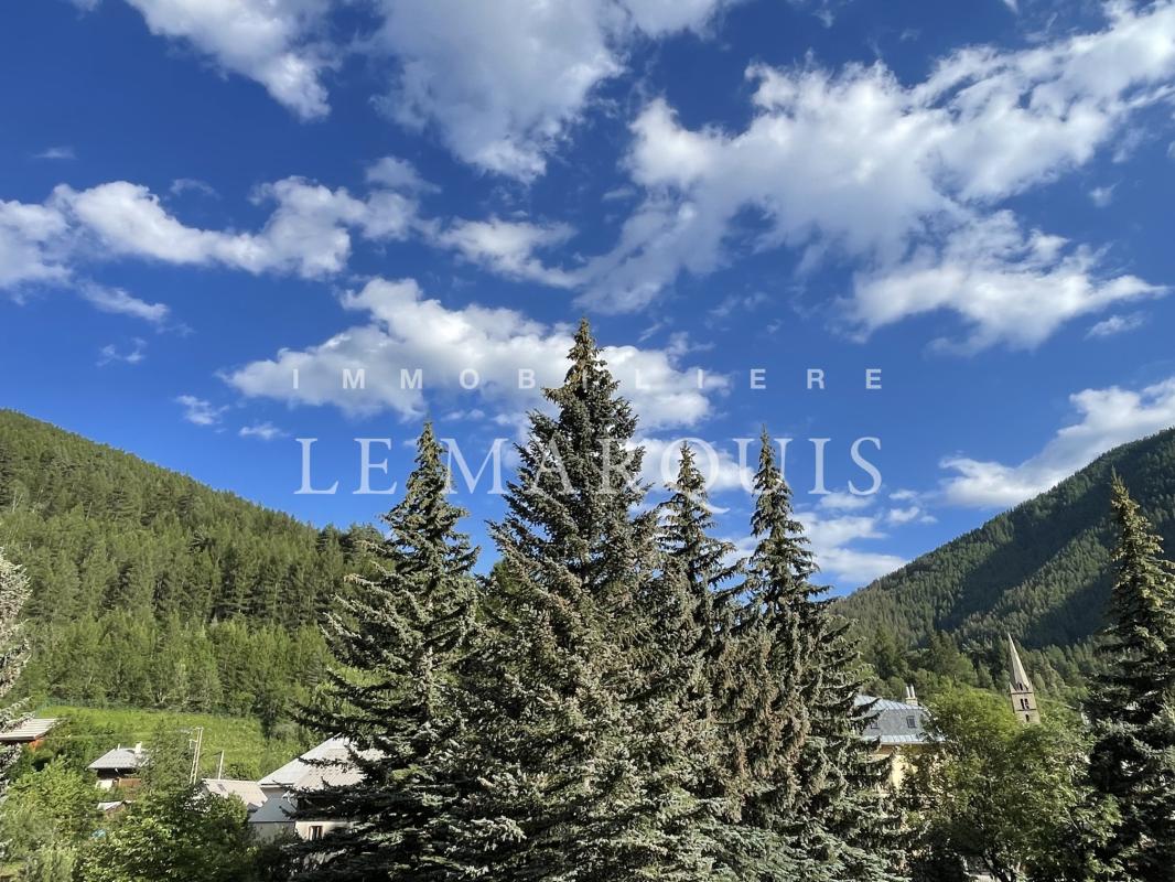 Agréable appartement duplex 4 pièces – Entièrement rénové – Balcon – Jardin – Parc Naturel du Queyras