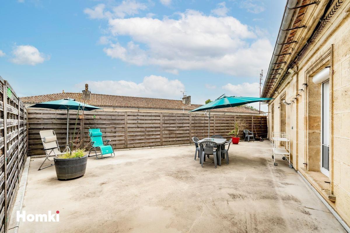 Proche Saint André de Cubzac  T5 de 155 m2