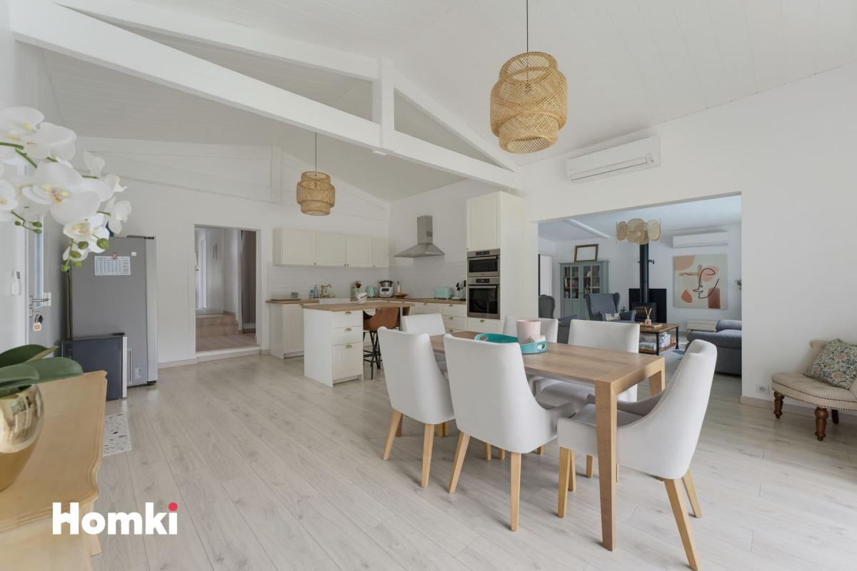 TABANAC – MAISON RÉNOVÉE – 155 M² – 4 CHAMBRES – PISCINE – TERRAIN 1 200 M²
