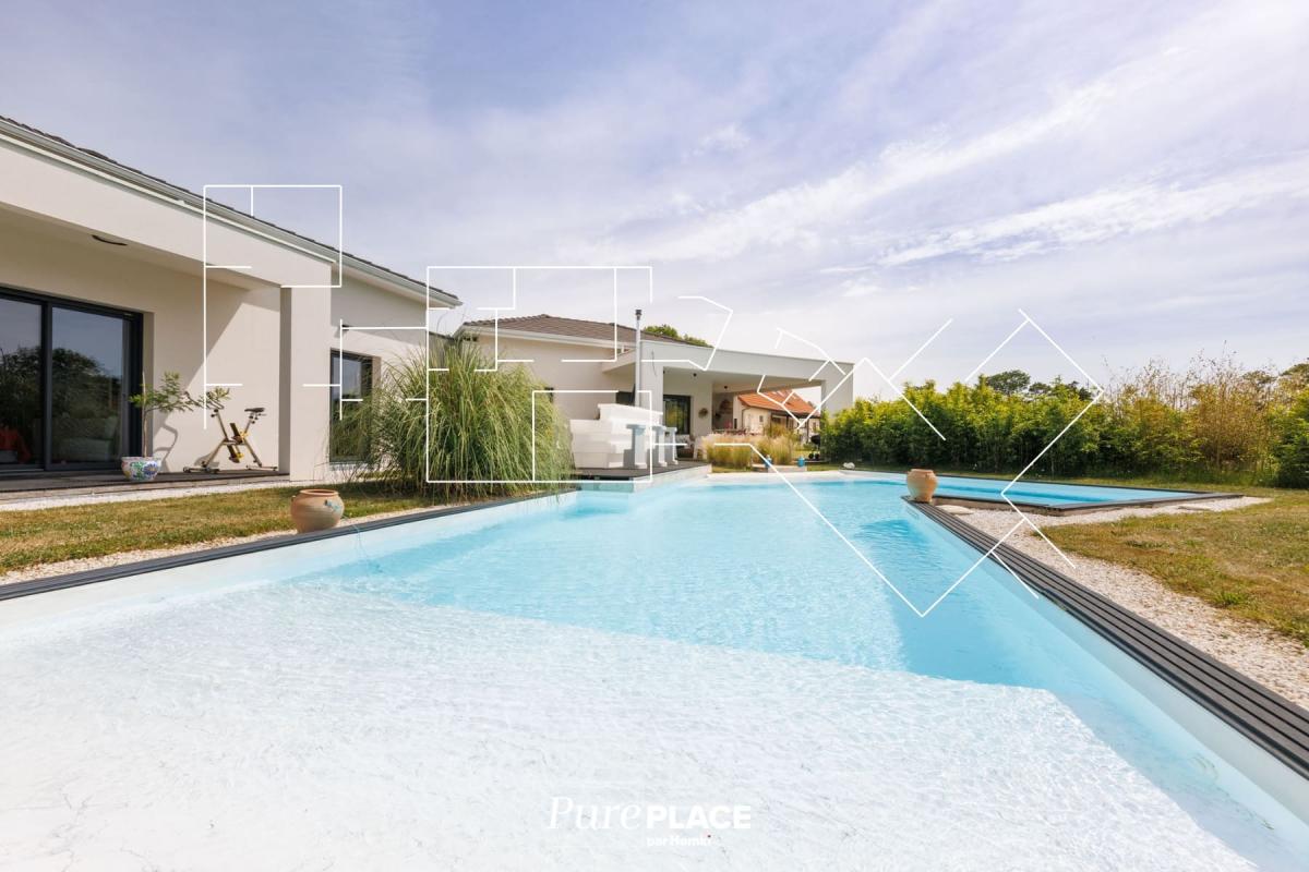 Villa d’architecte contemporaine avec piscine chauffée et vues sur le Puy de Dôme et le Sancy